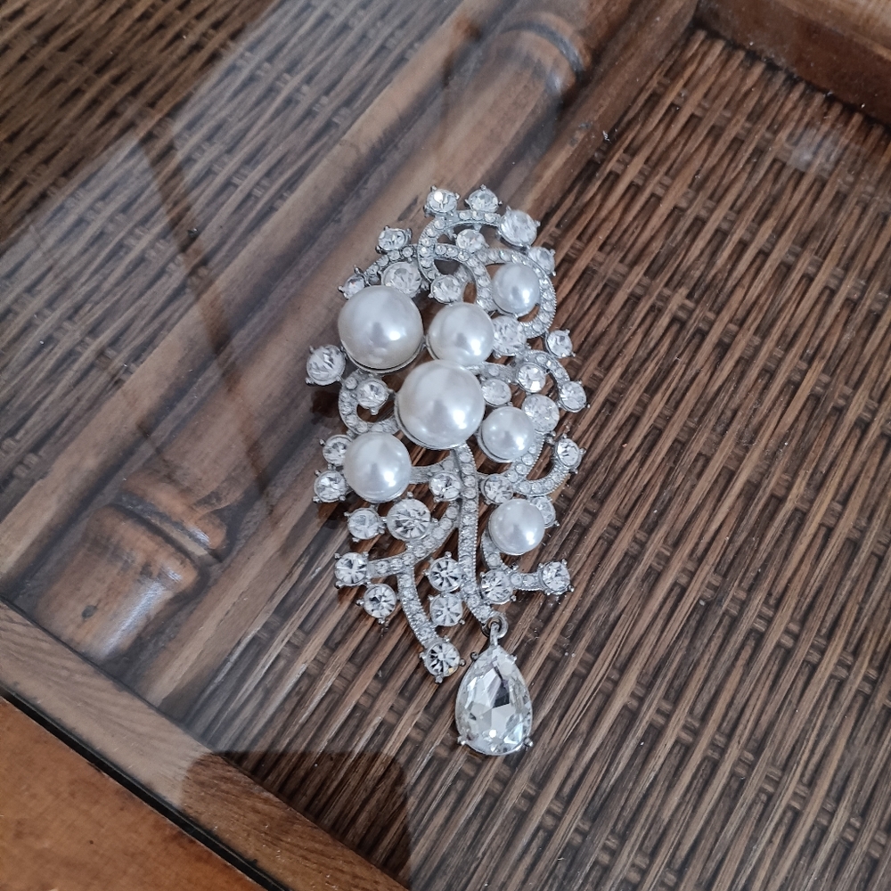 Y2K PEARL & RHINESTONE BROOCH - Picture 2 of 5